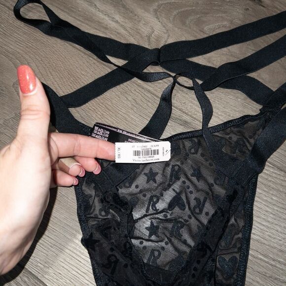 NWT Victoria’s Secret Black Logo Lace Banded
Brazilian Panty‎ Size XL - Picture 7 of 9